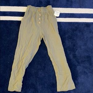 Green boho pants with buttons to wear whenever!